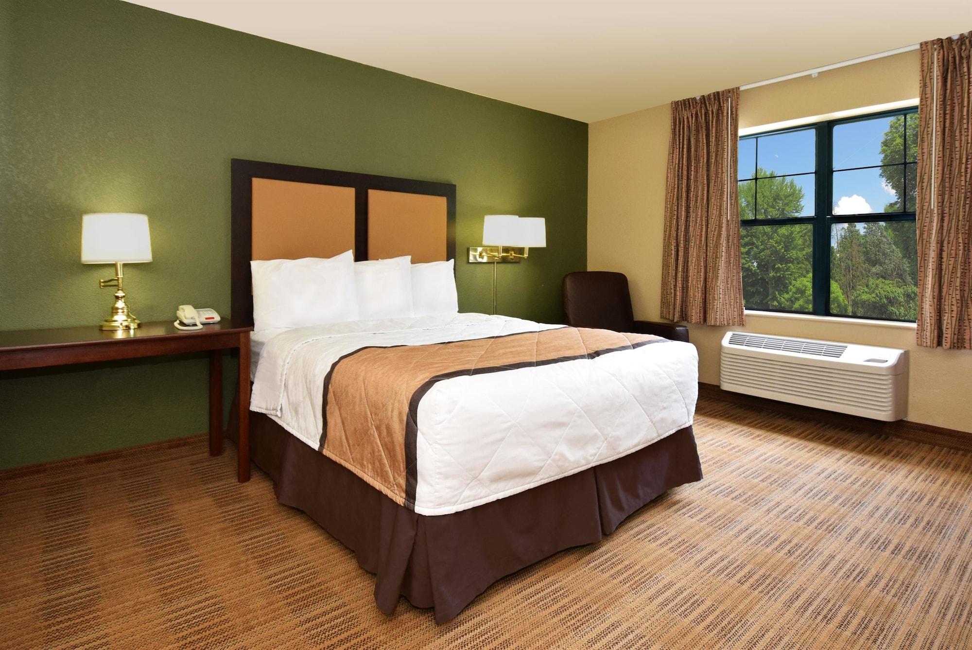 Extended America - - North 2* Santa Rosa