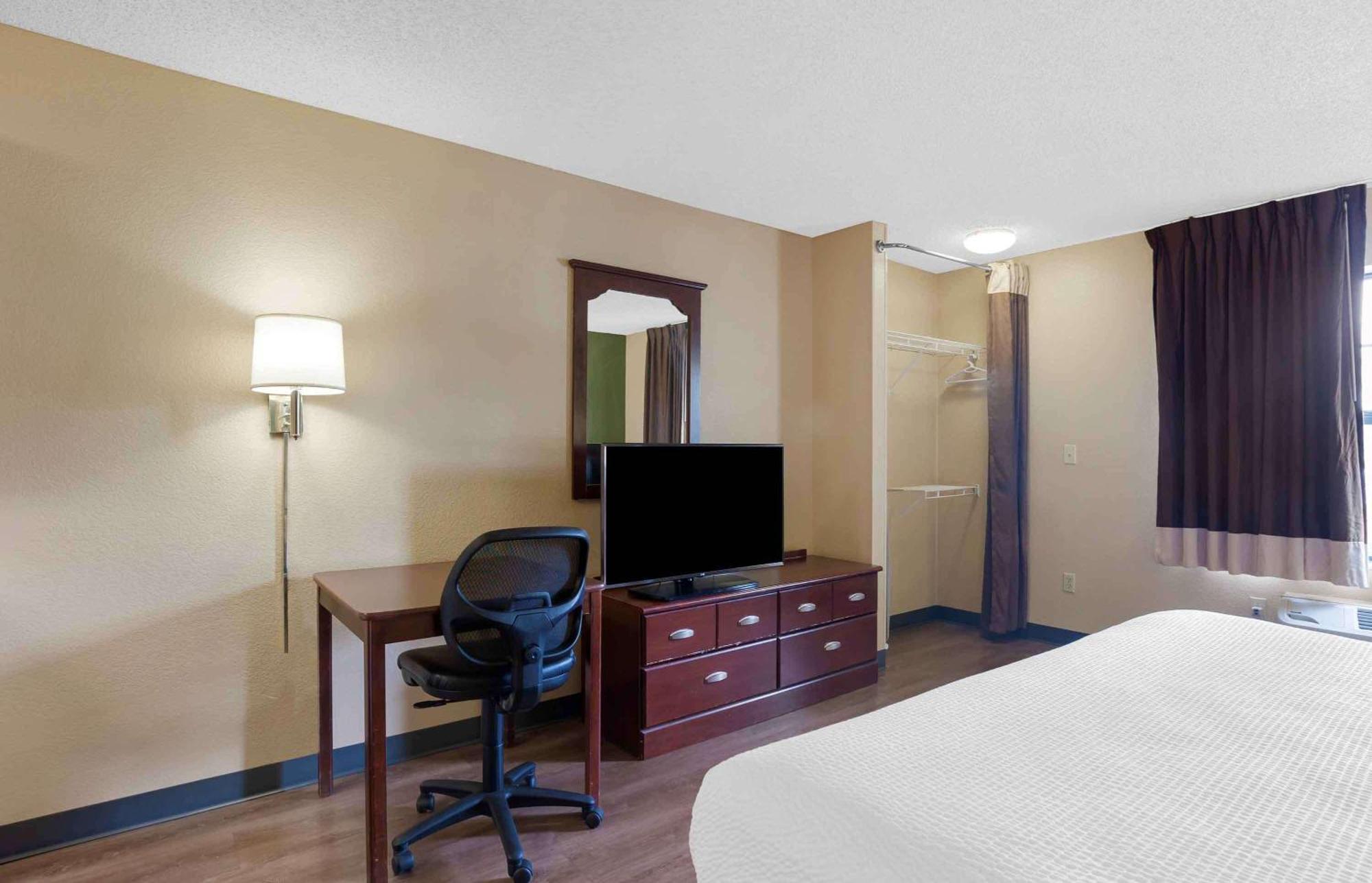 Extended America - - North Hotel